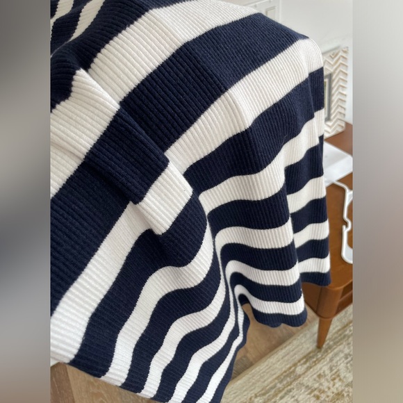 Old navy striped sweater dress like new - Picture 3 of 3